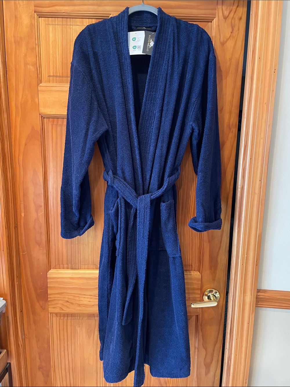 NWT Women’s Plush Navy Bath Robe with Belt